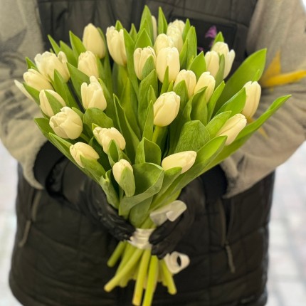 Букеты белых тюльпанов на 8 марта - купить с доставкой в по Лобне